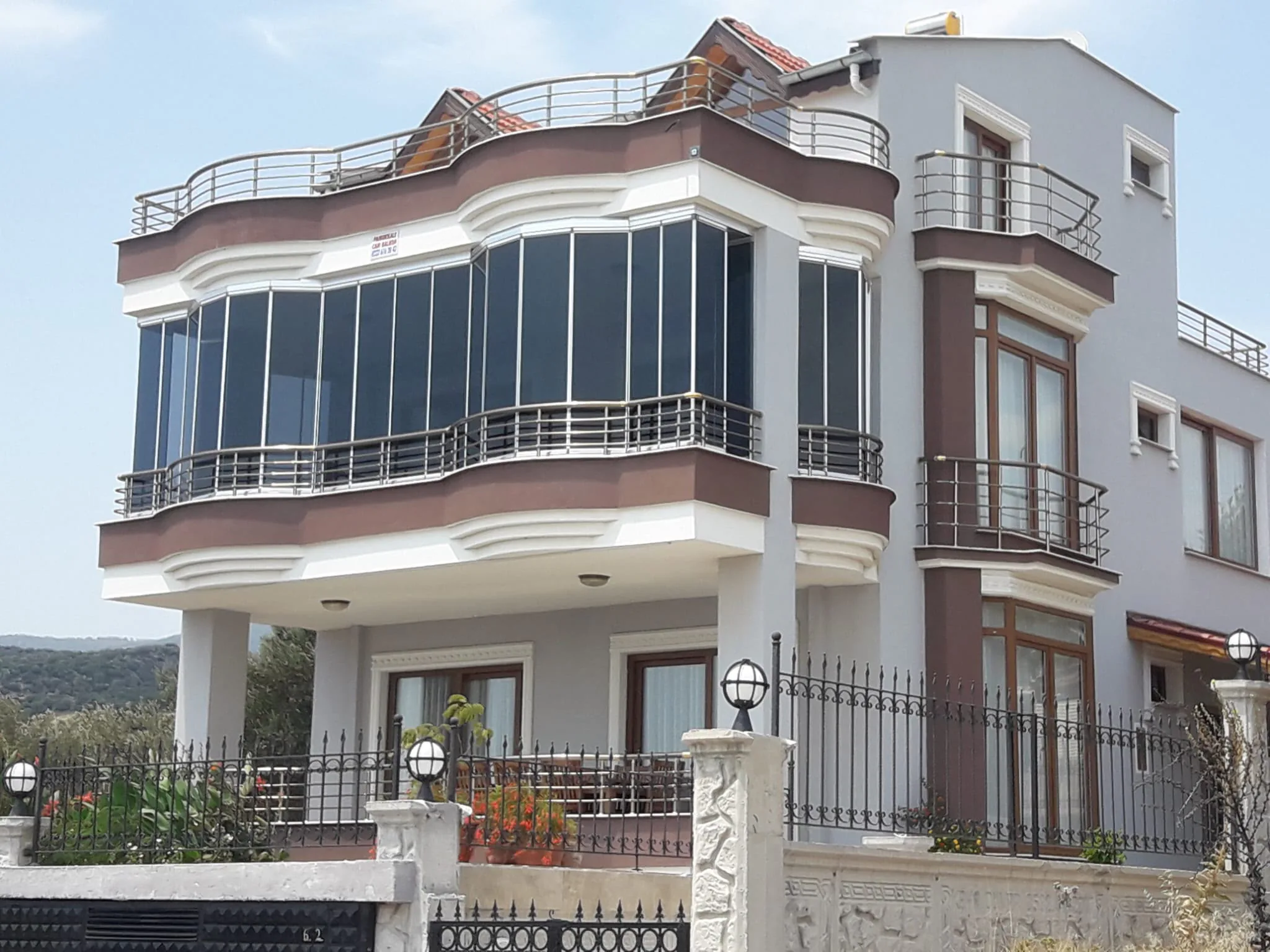 Apartman balkon camlama uygulaması